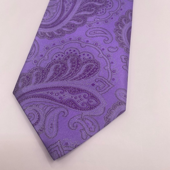 Brioni Elegant Purple Paisley Tie - Picture 4 of 6